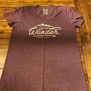 🍒 Wander tee size large